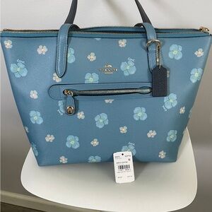Coach C4251  Gallery Tote Bag